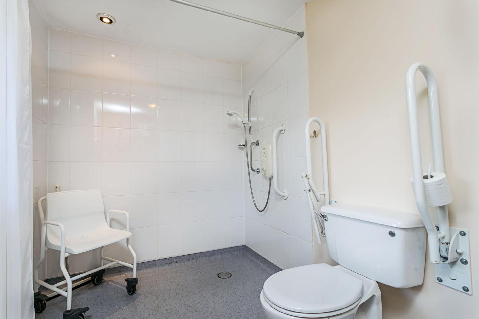 Laburnum Lodge Sleeps 6 Wheelchair Access Minehead Exterior photo
